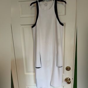 Very stylish and flattering dress for summer